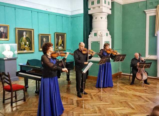 Струнный квартет «Премьера» выступил на вечере памяти Аллы Коршуновой